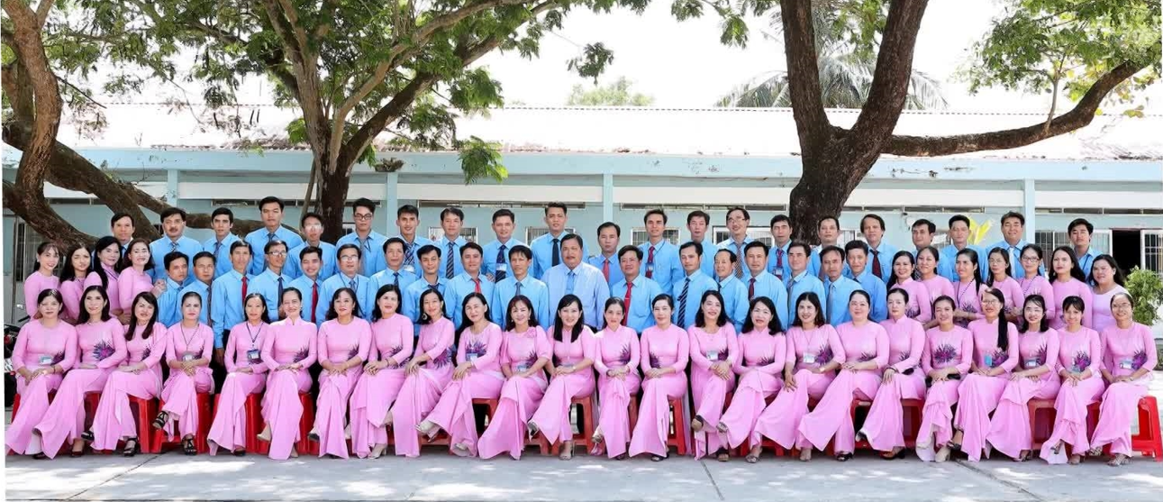 Quang cao giua trang